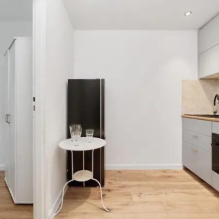 Apartment Elegant For 6 Guests Only 1 Km From Main Square By Renters *